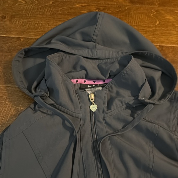 Heart Soul Jogger Scrub Set - Picture 3 of 11